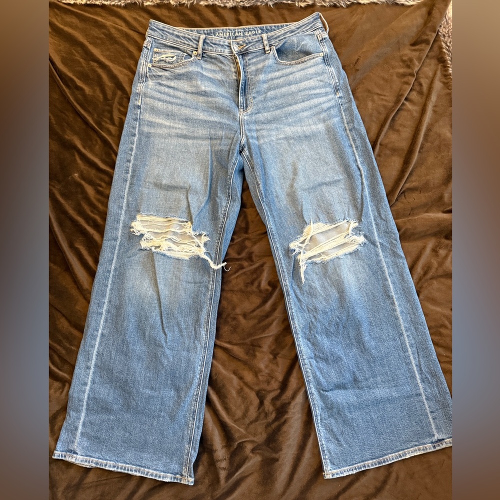 American Eagle - Super High Rise  Baggy Wide Leg Jeans
